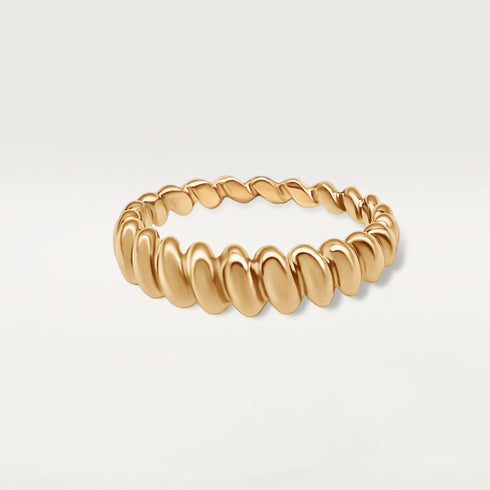 Twisted croissant ring